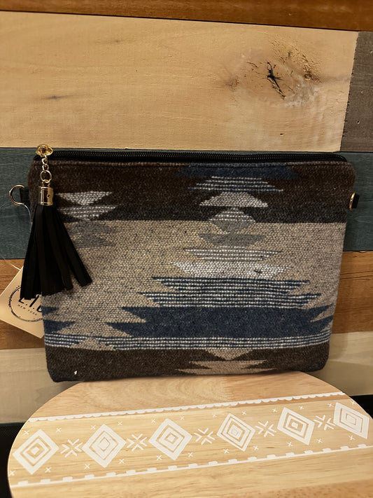 Flagstaff Crossbody Clutch